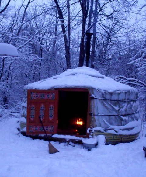 winteryurtmoonlodge